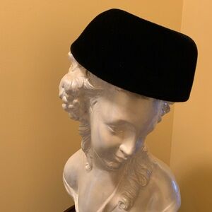 Elegant Vintage Black Pillbox Hat